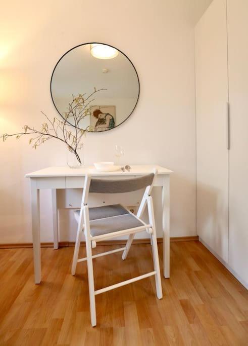 Schickes In Mit Terrasse Apartment